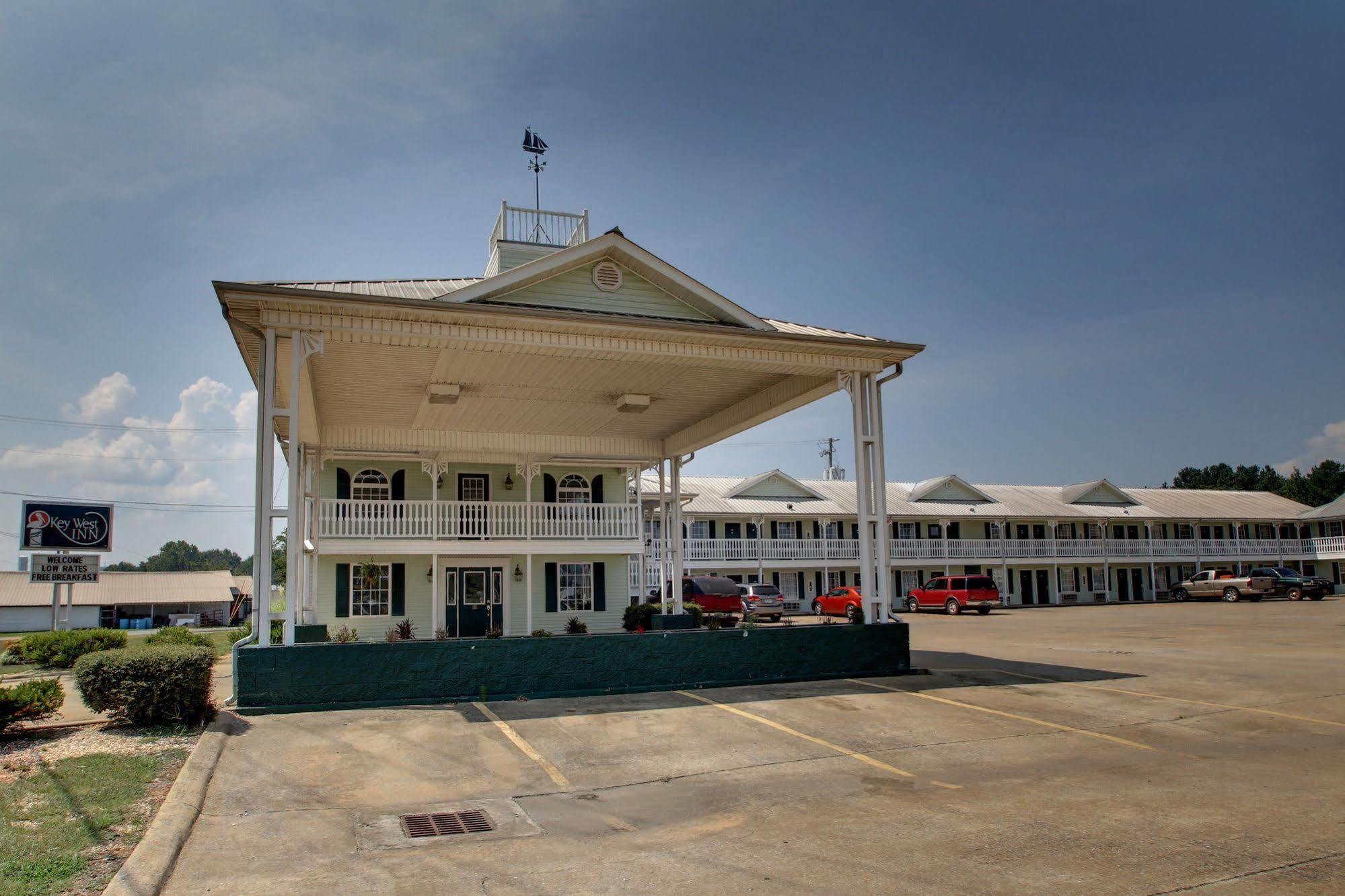 Key West Inn - Childersburg ภายนอก รูปภาพ