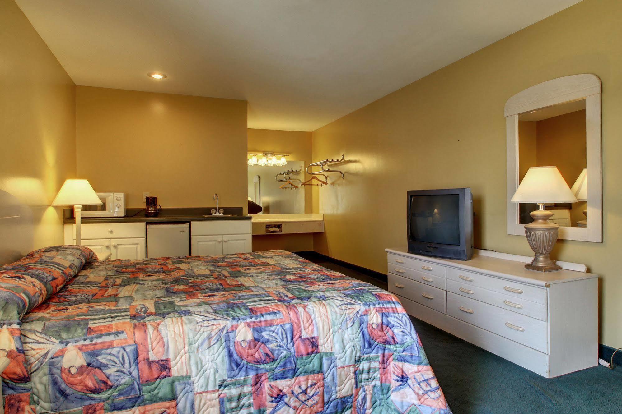 Key West Inn - Childersburg ภายนอก รูปภาพ
