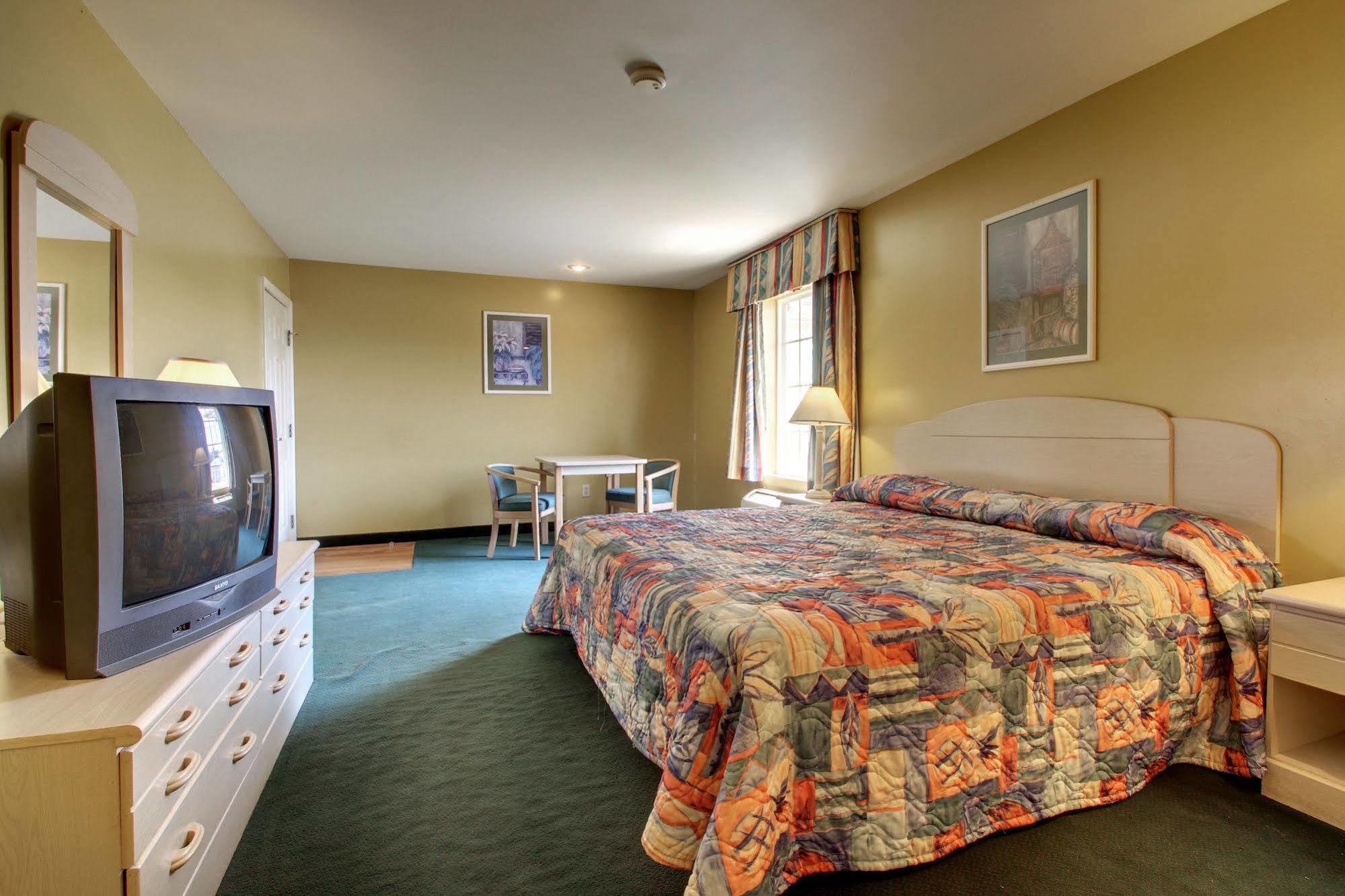 Key West Inn - Childersburg ภายนอก รูปภาพ