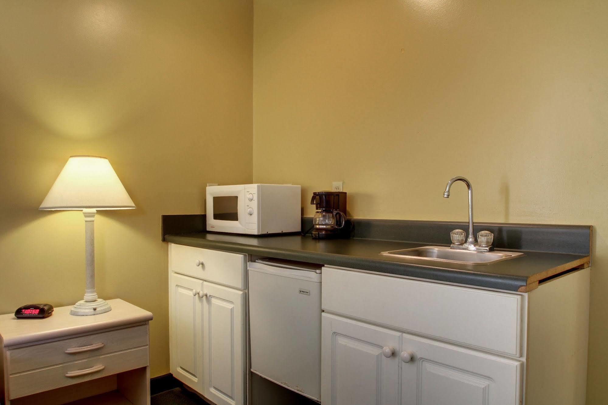 Key West Inn - Childersburg ภายนอก รูปภาพ