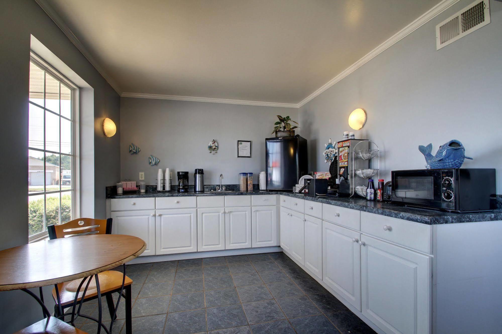 Key West Inn - Childersburg ภายนอก รูปภาพ